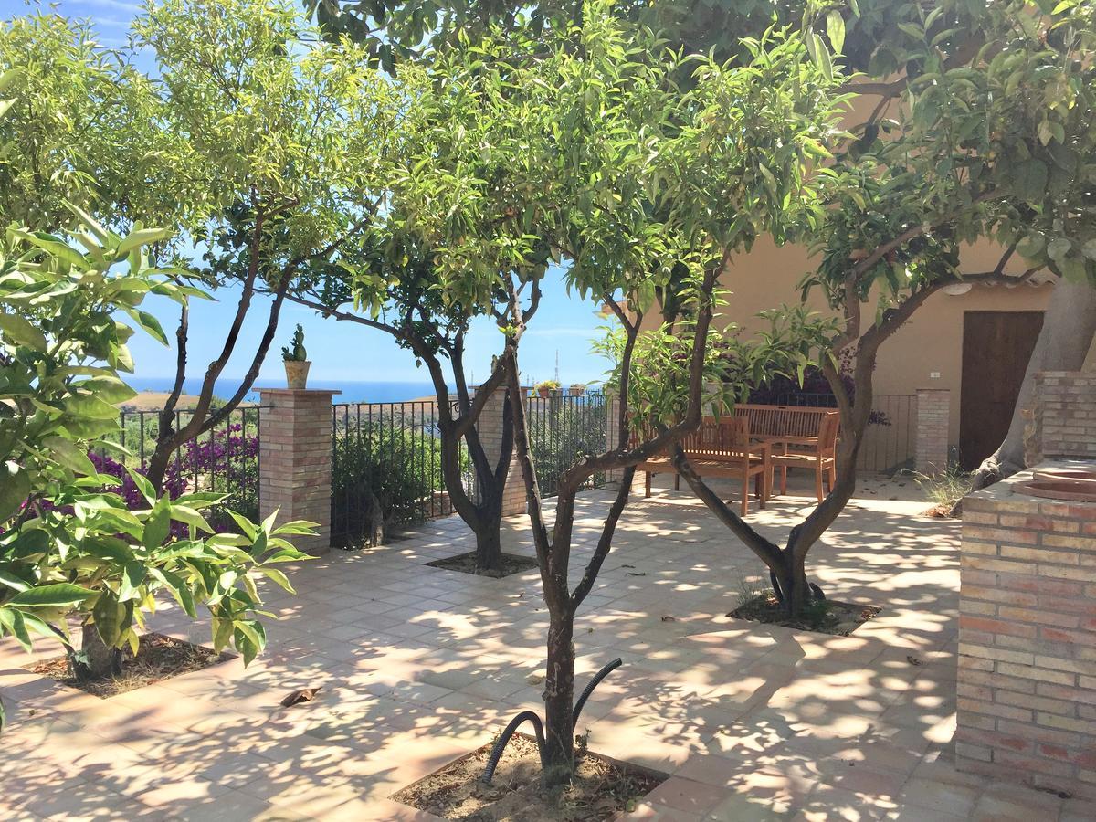 Parco Dei Templi Bed & Breakfast Agrigento Bagian luar foto